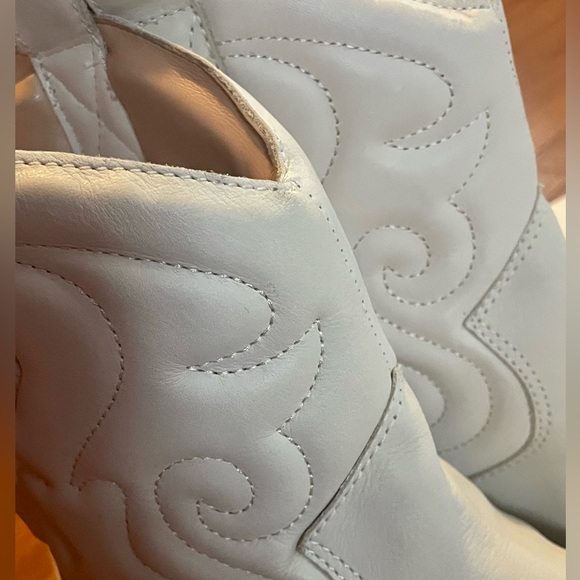 SCHUTZ Zachy Western Ankle Boots White - Picture 6 of 6